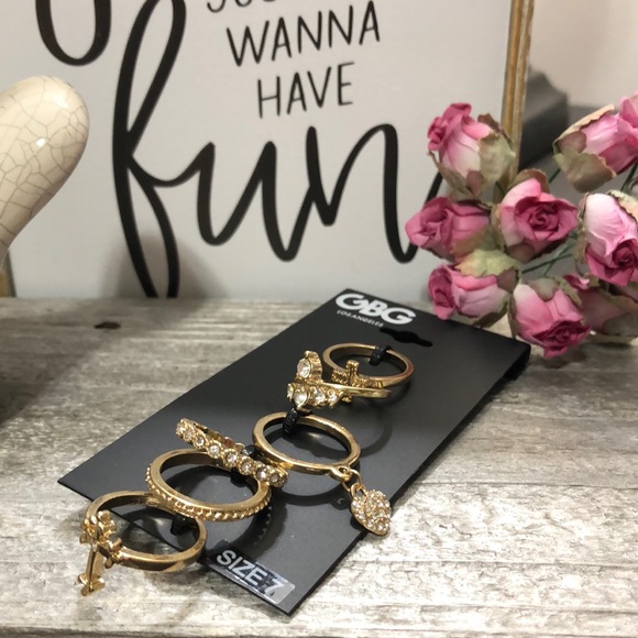 GBG Jewelry - NWT GBG 6 Ring Set Size 7! Gold Tone!